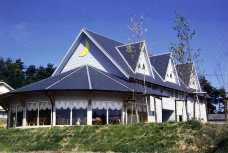 ����y���V����